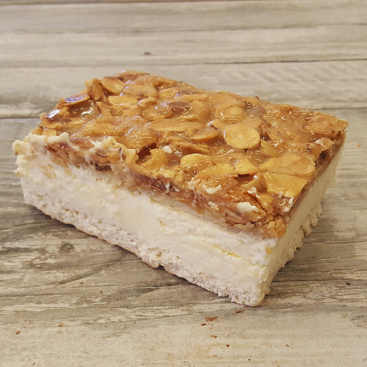 Bienenstich – Clasen&amp;#39;s European Bakery